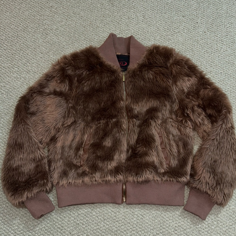 Y2K cuffed feaux fur jacket